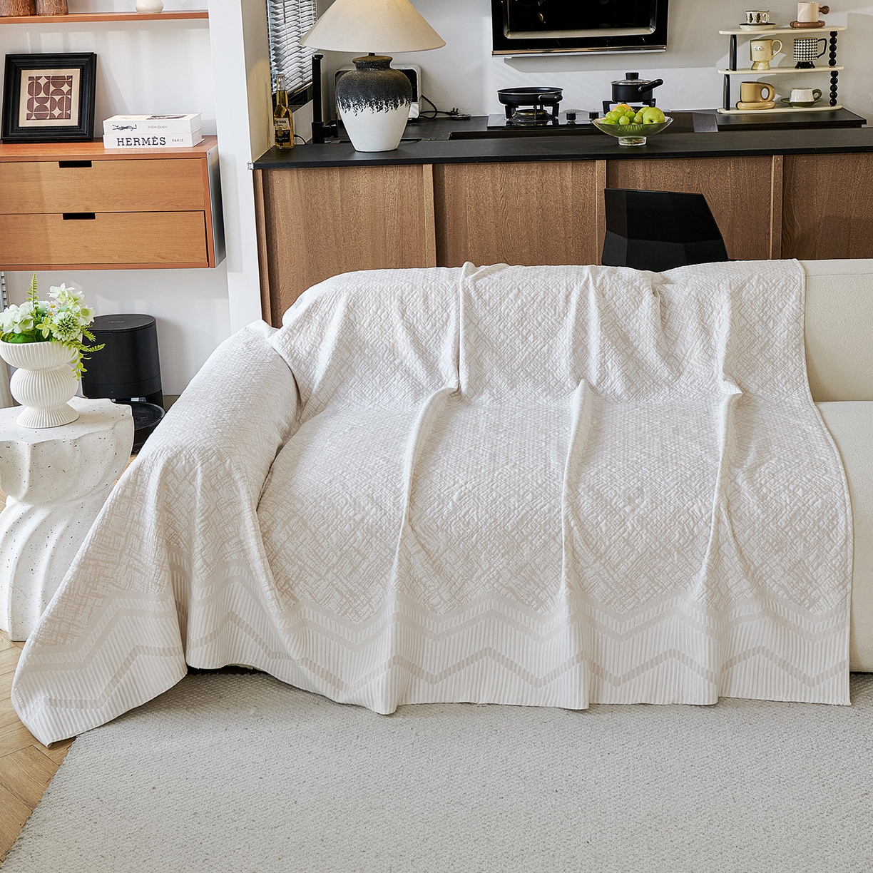 91家纺网 家纺一手货源 找家纺 卡初家居（原微来） 2026新款PE凉感冰丝沙发盖毯沙发巾系列 依恋-米