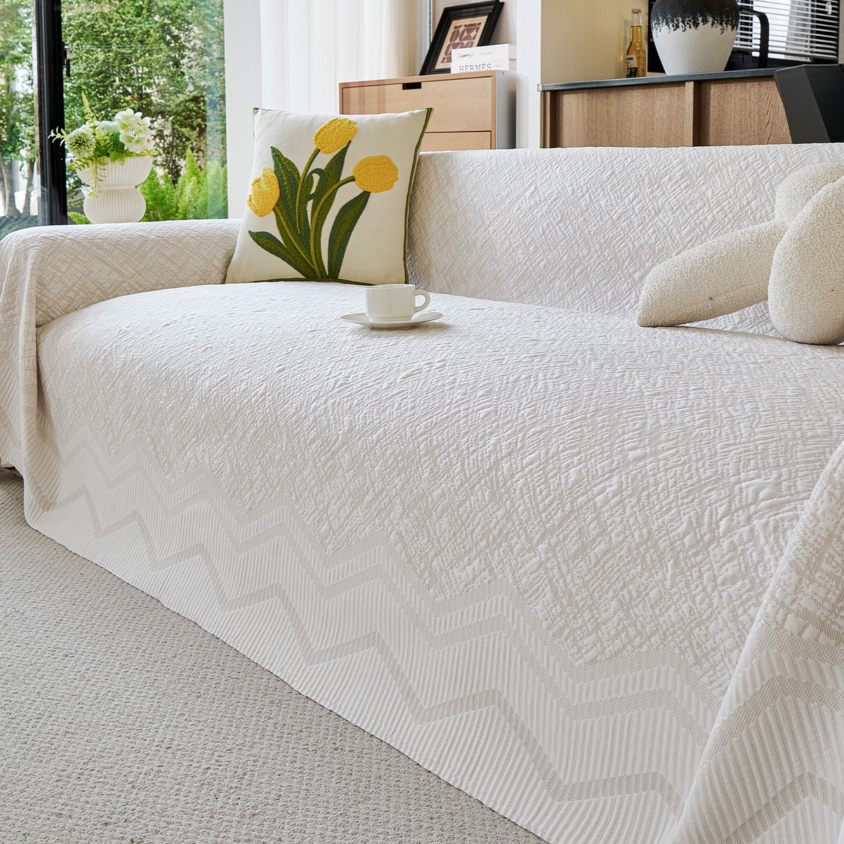 91家纺网 家纺一手货源 找家纺 卡初家居（原微来） 2026新款PE凉感冰丝沙发盖毯沙发巾系列 依恋-米