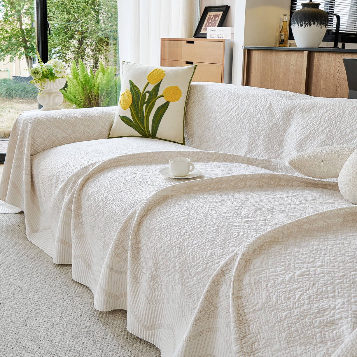 91家纺网 家纺一手货源 找家纺 卡初家居（原微来） 2026新款PE凉感冰丝沙发盖毯沙发巾系列 依恋-米