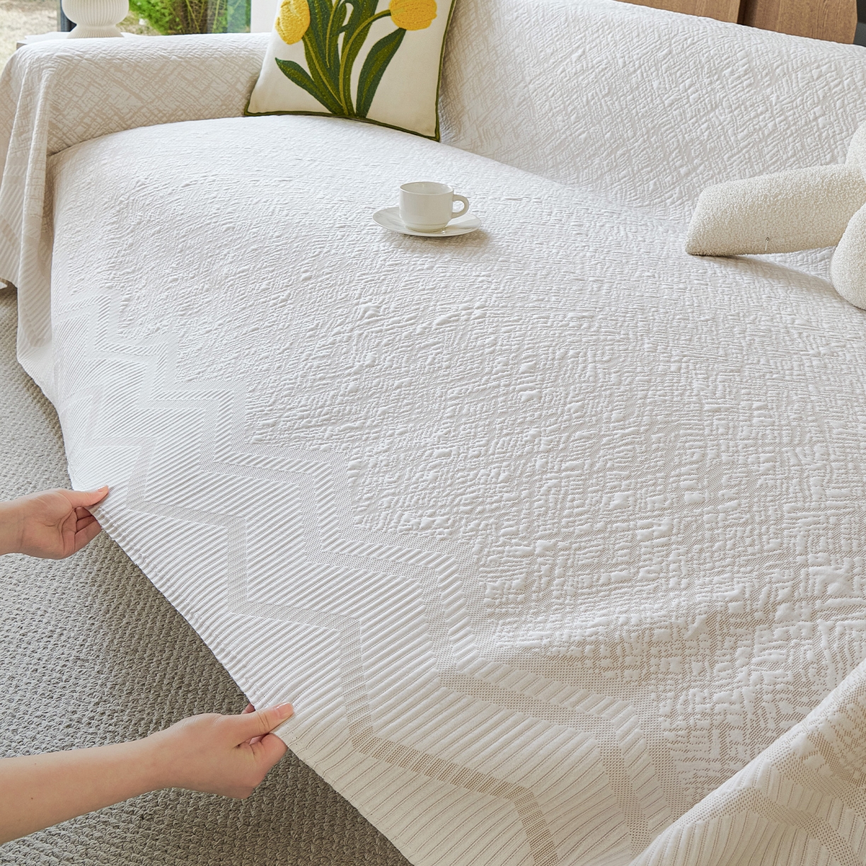 91家纺网 家纺一手货源 找家纺 卡初家居（原微来） 2026新款PE凉感冰丝沙发盖毯沙发巾系列 依恋-米