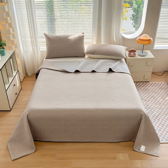 91家纺网 家纺一手货源 找家纺 梦精灵家纺 2026新款全棉床盖单件色织水洗棉绗缝夹棉床单 四季通用榻米防滑学生宿舍单人被套枕套 棕咖