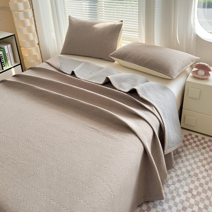 91家纺网 家纺一手货源 找家纺 梦精灵家纺 2026新款全棉床盖单件色织水洗棉绗缝夹棉床单 四季通用榻米防滑学生宿舍单人被套枕套 棕咖