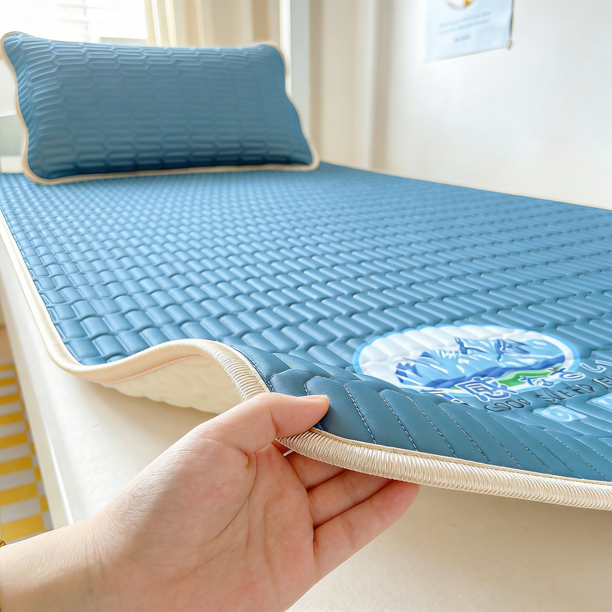 91家纺网 家纺一手货源 找家纺 奇丝雅 026新款夏季A类乳胶凉席冰丝席冰丝凉席学生宿舍单人席子软可机洗凉席-学生床 典雅蓝