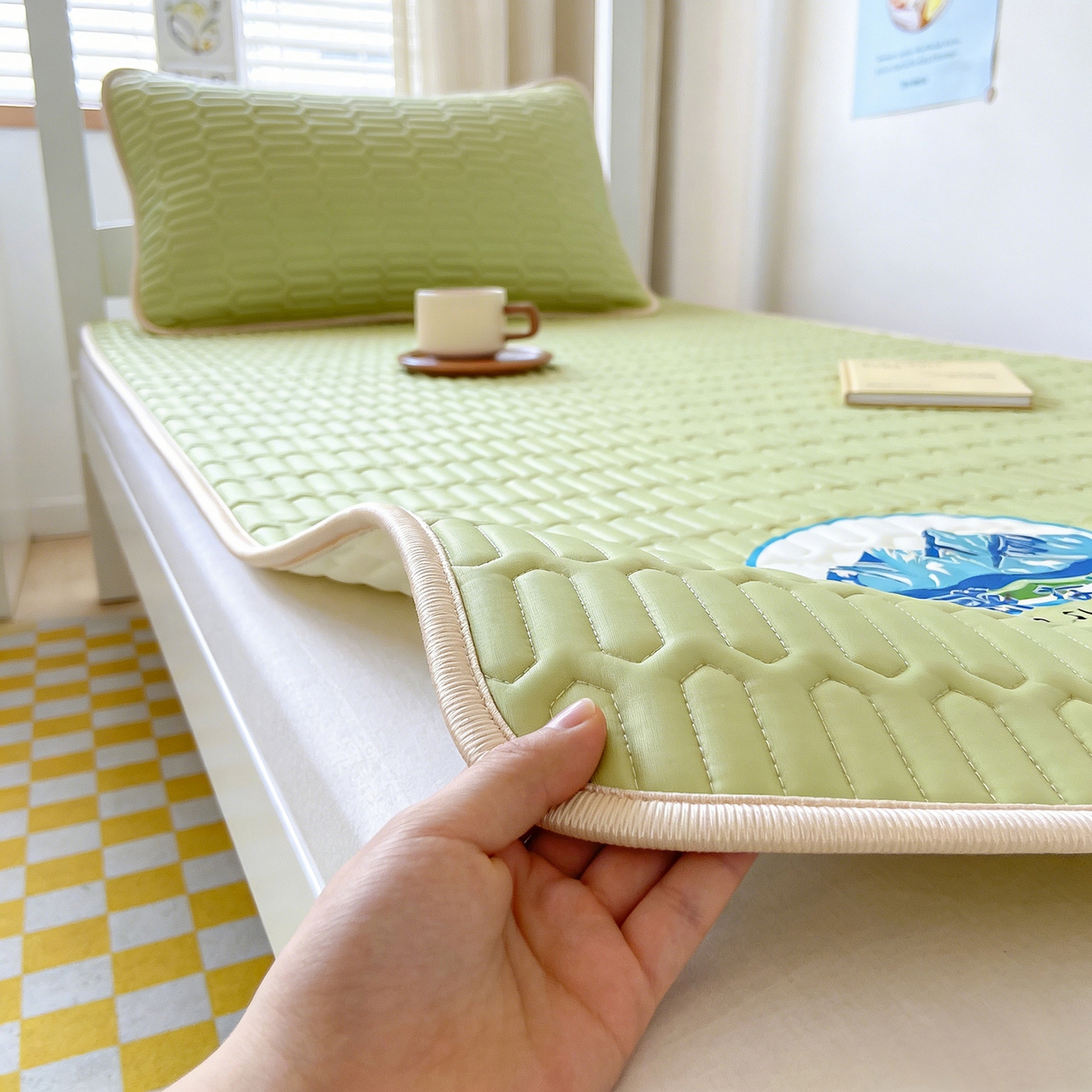 91家纺网 家纺一手货源 找家纺 奇丝雅 026新款夏季A类乳胶凉席冰丝席冰丝凉席学生宿舍单人席子软可机洗凉席-学生床 果绿