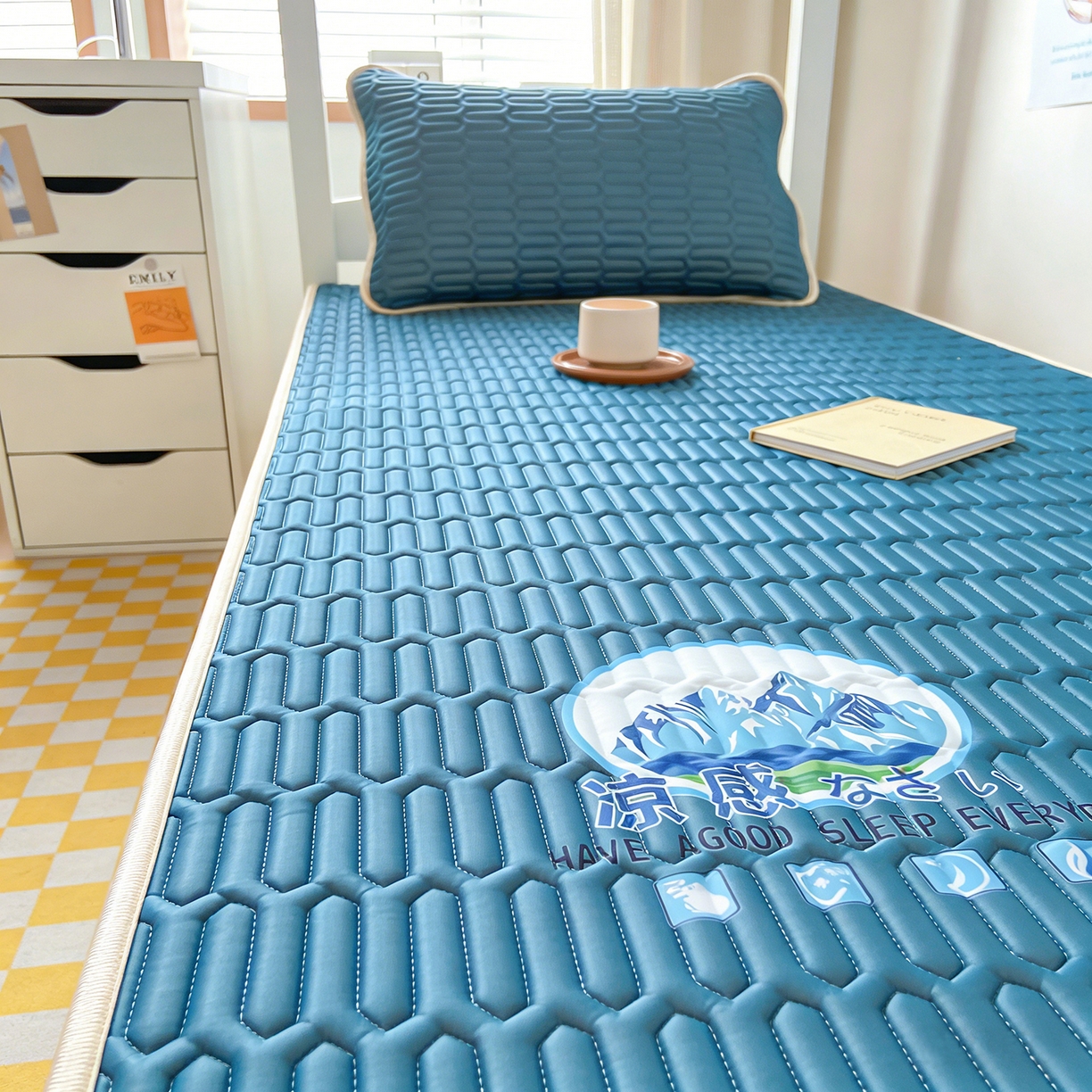 91家纺网 家纺一手货源 找家纺 奇丝雅 026新款夏季A类乳胶凉席冰丝席冰丝凉席学生宿舍单人席子软可机洗凉席-学生床 典雅蓝