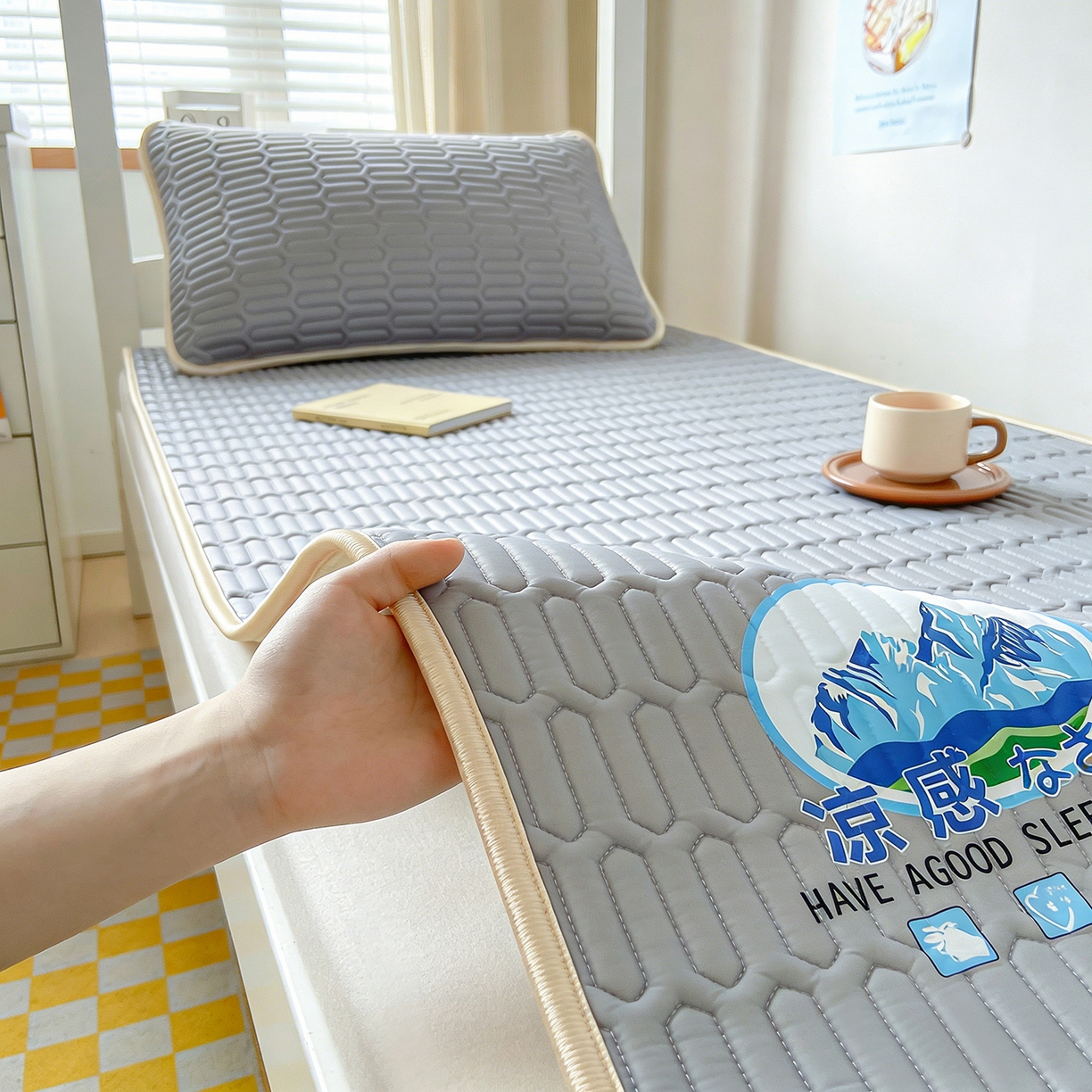 91家纺网 家纺一手货源 找家纺 奇丝雅 026新款夏季A类乳胶凉席冰丝席冰丝凉席学生宿舍单人席子软可机洗凉席-学生床 银灰