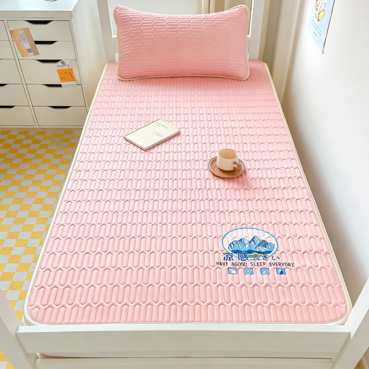 91家纺网 家纺一手货源 找家纺 奇丝雅 026新款夏季A类乳胶凉席冰丝席冰丝凉席学生宿舍单人席子软可机洗凉席-学生床 玉色