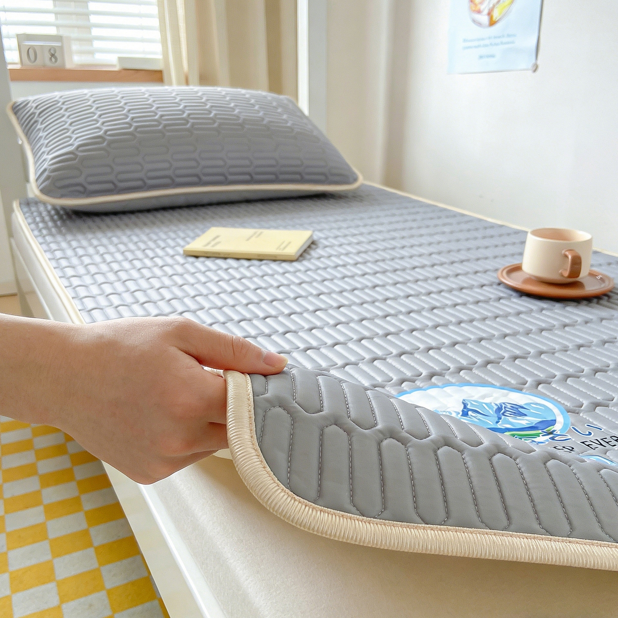 91家纺网 家纺一手货源 找家纺 奇丝雅 026新款夏季A类乳胶凉席冰丝席冰丝凉席学生宿舍单人席子软可机洗凉席-学生床 银灰