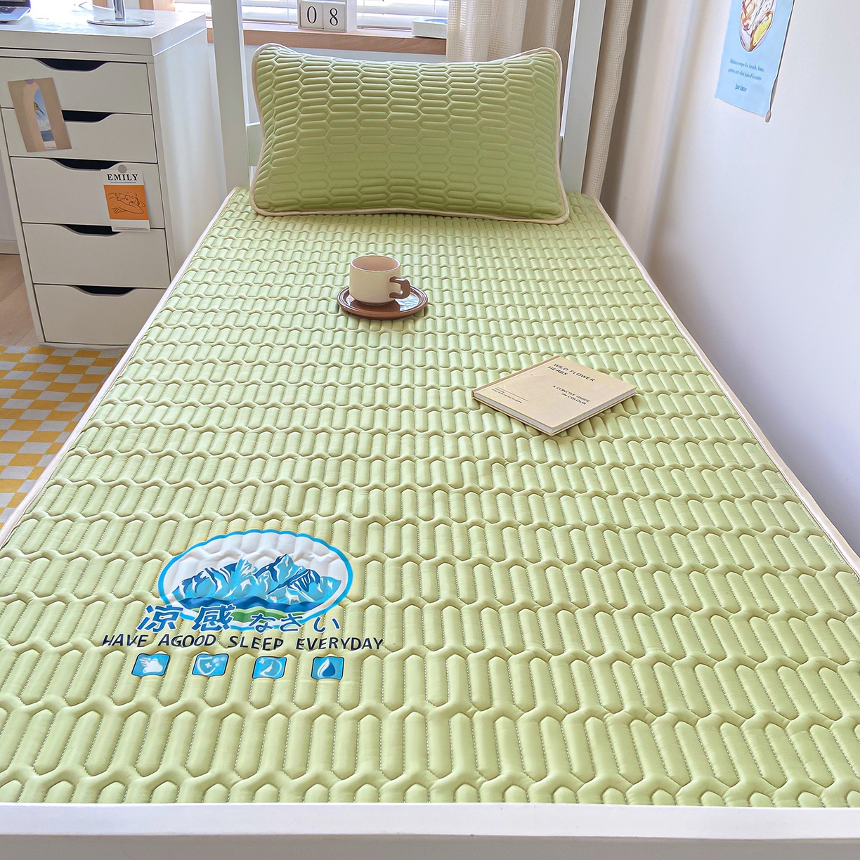 奇丝雅 026新款夏季A类乳胶凉席冰丝席冰丝凉席学生宿舍单人席子软可机洗凉席-学生床 果绿
