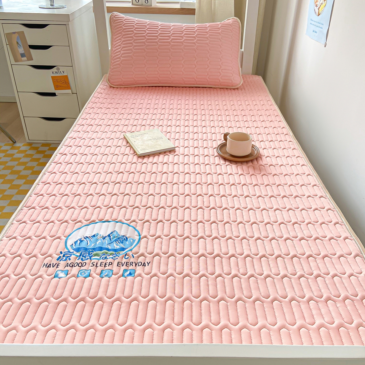 91家纺网 家纺一手货源 找家纺 奇丝雅 026新款夏季A类乳胶凉席冰丝席冰丝凉席学生宿舍单人席子软可机洗凉席-学生床 玉色