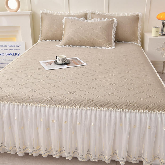 91家纺网 家纺一手货源 找家纺 畅畅家纺  2026新款网红爆款夏季立体爱心冰豆豆凉席床裙款三件套 爱心-咖