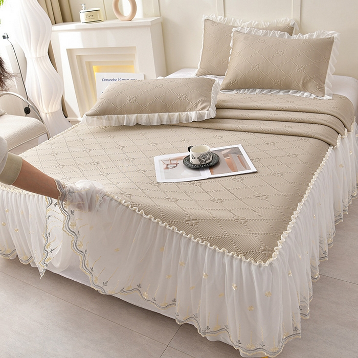 91家纺网 家纺一手货源 找家纺 畅畅家纺  2026新款网红爆款夏季立体爱心冰豆豆凉席床裙款三件套 爱心-咖