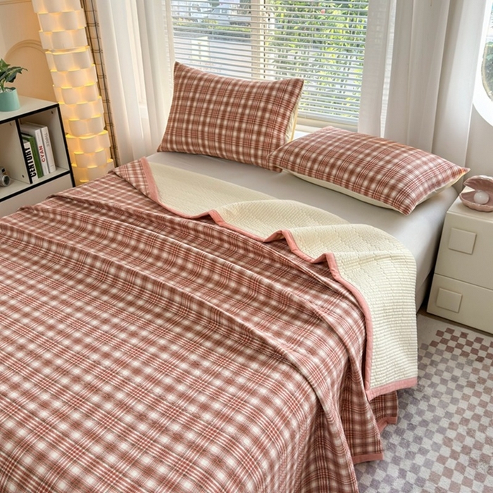 91家纺网 家纺一手货源 找家纺 梦精灵家纺 2026新款全棉床盖单件色织水洗棉绗缝夹棉床单 四季通用榻米防滑学生宿舍单人被套枕套 利奥红