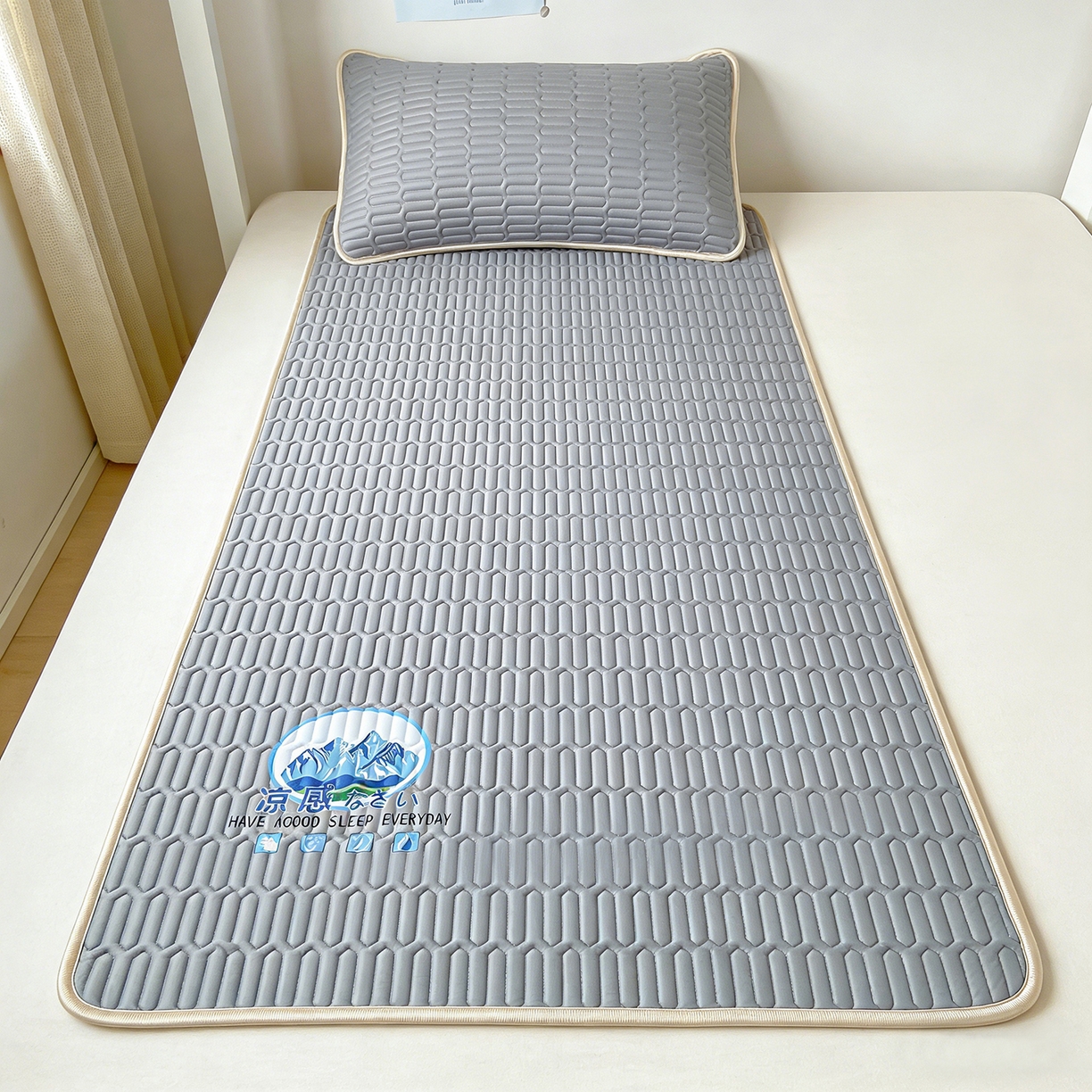 91家纺网 家纺一手货源 找家纺 奇丝雅 026新款夏季A类乳胶凉席冰丝席冰丝凉席学生宿舍单人席子软可机洗凉席-学生床 银灰