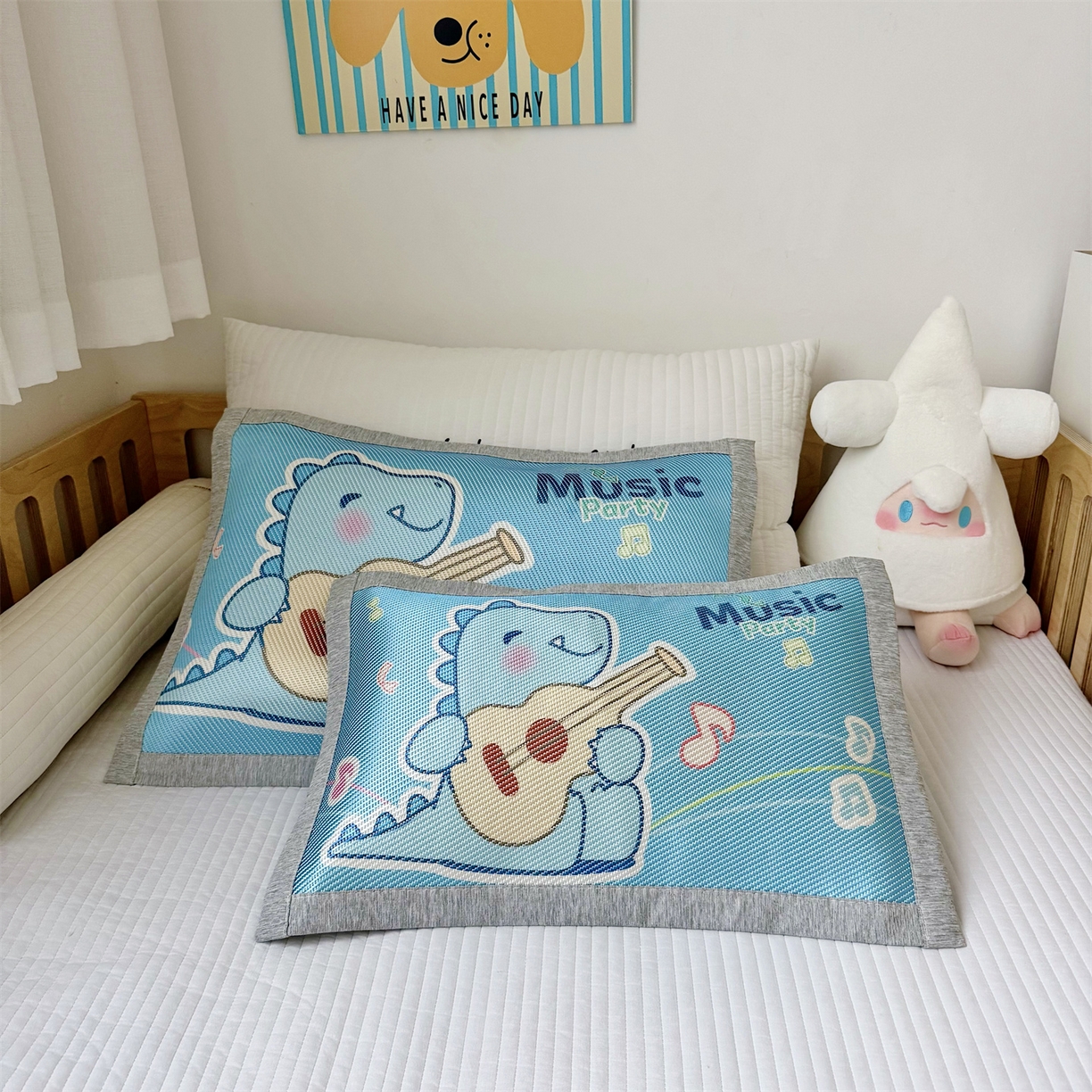 91家纺网 家纺一手货源 找家纺 （总）萌宝家纺 夏季A类大版儿童冰藤枕套夏季双面枕头幼儿园冰藤枕套儿童冰丝枕头