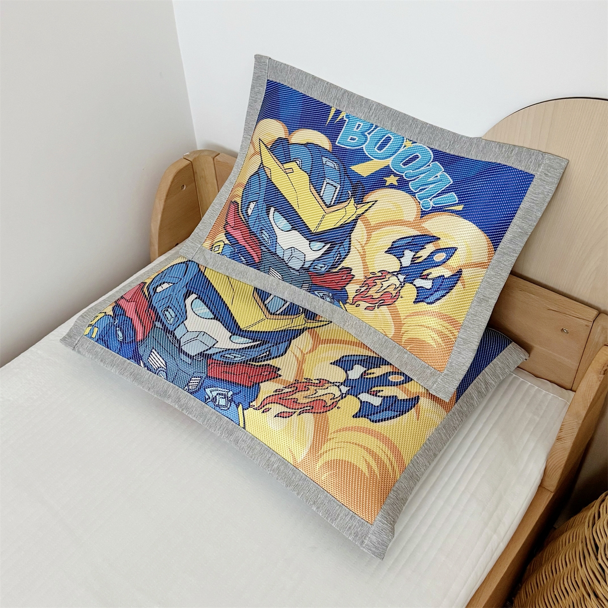 91家纺网 家纺一手货源 找家纺 萌宝家纺 夏季A类大版儿童冰藤枕套夏季双面枕头幼儿园冰藤枕套儿童冰丝枕头 机甲战士