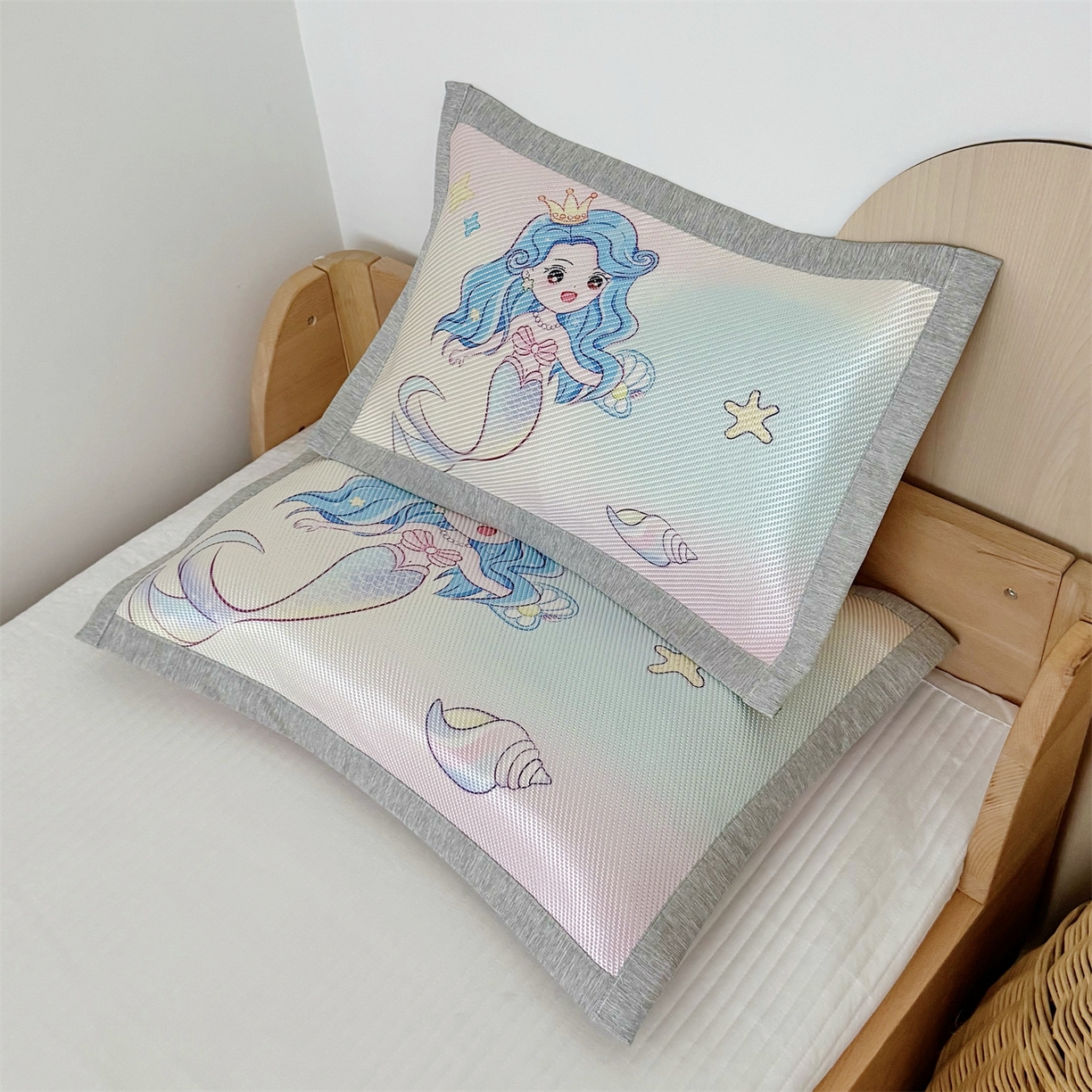 91家纺网 家纺一手货源 找家纺 萌宝家纺 夏季A类大版儿童冰藤枕套夏季双面枕头幼儿园冰藤枕套儿童冰丝枕头 人鱼公主