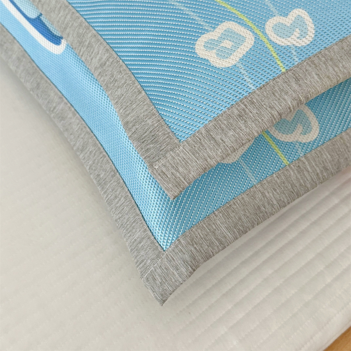 91家纺网 家纺一手货源 找家纺 萌宝家纺 夏季A类大版儿童冰藤枕套夏季双面枕头幼儿园冰藤枕套儿童冰丝枕头 音乐恐龙