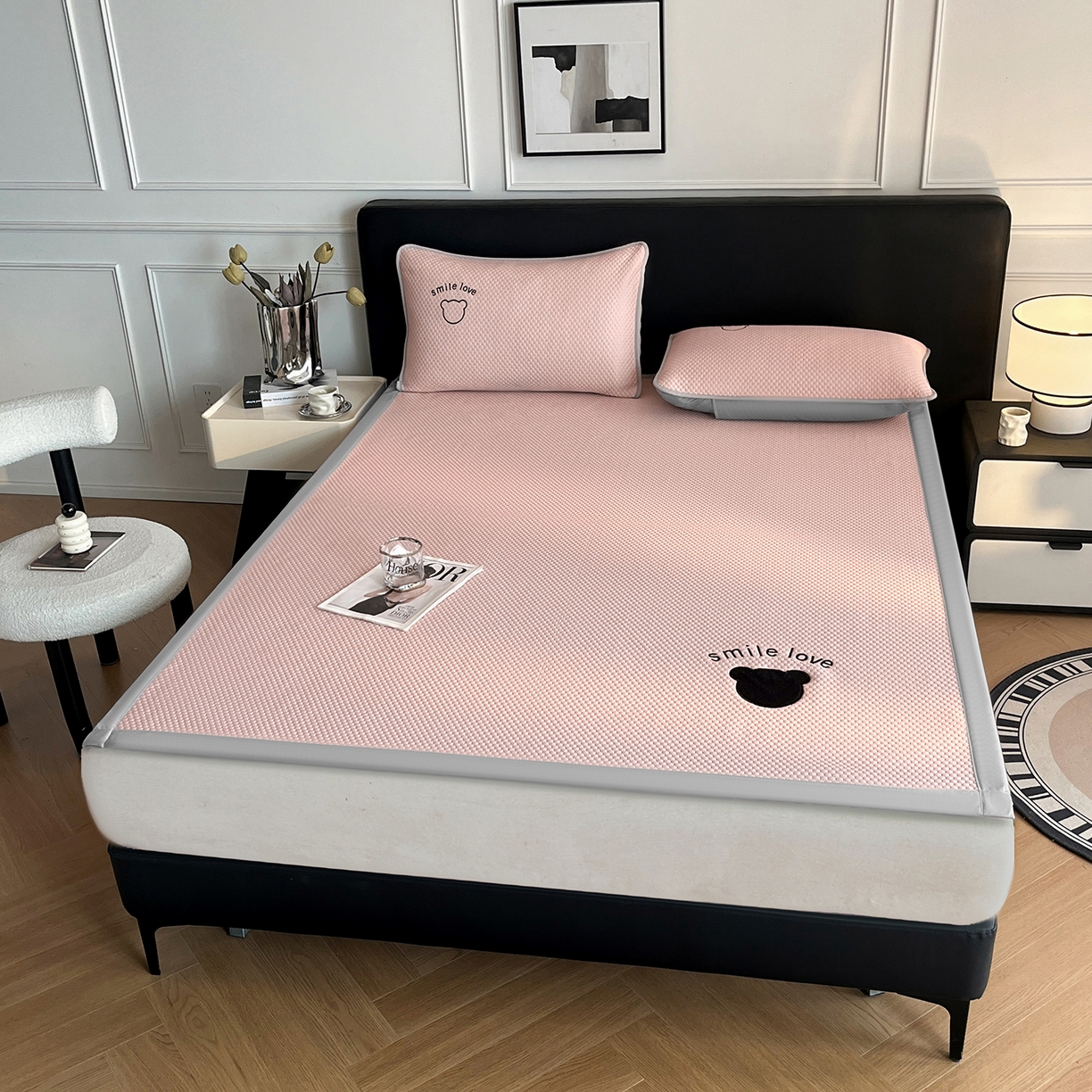 91家纺网 家纺一手货源 找家纺 奇丝雅 2026新款夏季A类真PE凉感冰豆豆凉席冰丝床单单件冰丝席家用可机洗-大床 八宝熊-粉