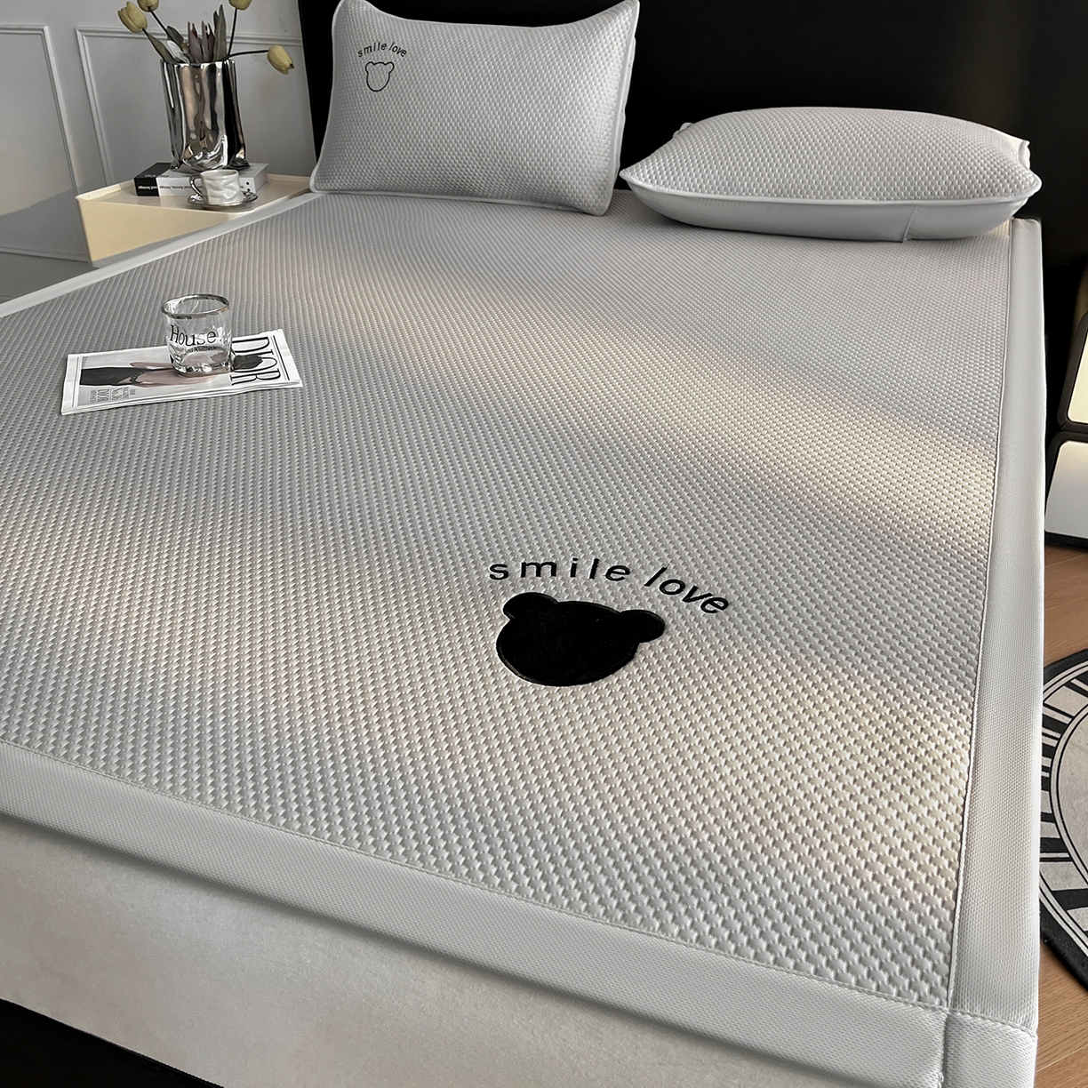 91家纺网 家纺一手货源 找家纺 奇丝雅 2026新款夏季A类真PE凉感冰豆豆凉席冰丝床单单件冰丝席家用可机洗-大床 八宝熊-灰