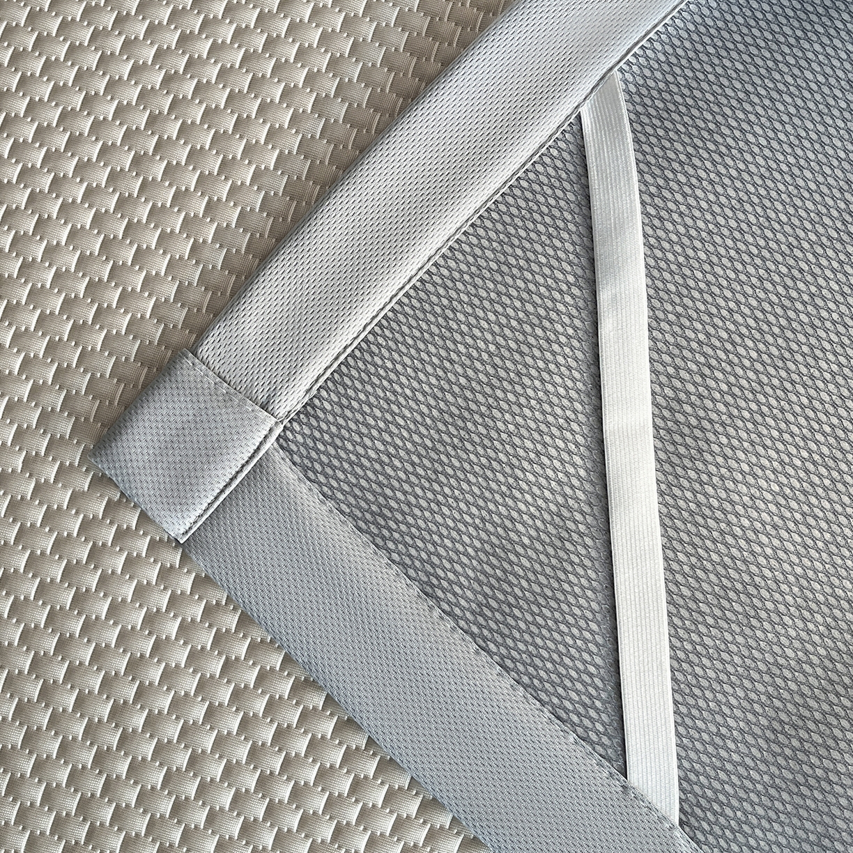 91家纺网 家纺一手货源 找家纺 奇丝雅 2026新款夏季A类真PE凉感冰豆豆凉席冰丝床单单件冰丝席家用可机洗-大床 八宝熊-咖