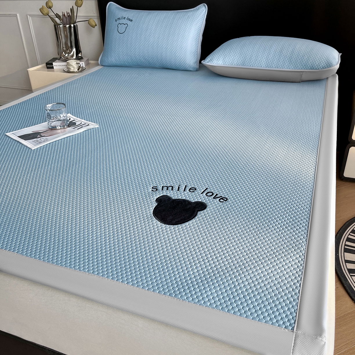 91家纺网 家纺一手货源 找家纺 奇丝雅 2026新款夏季A类真PE凉感冰豆豆凉席冰丝床单单件冰丝席家用可机洗-大床 八宝熊-蓝