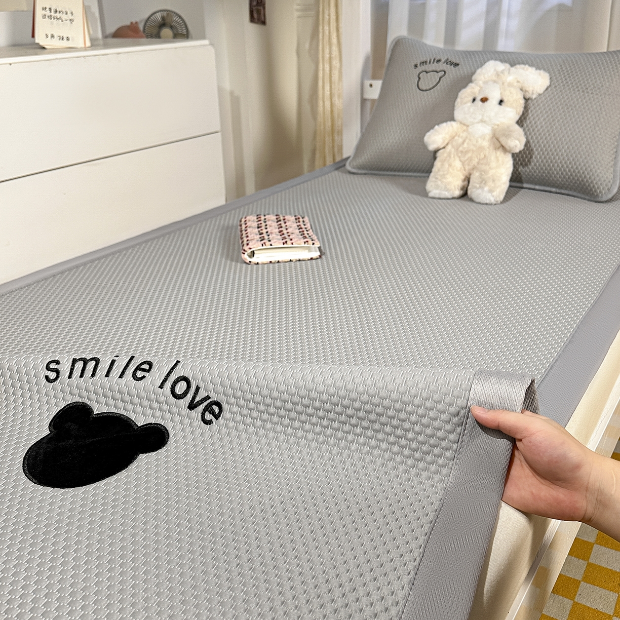 91家纺网 家纺一手货源 找家纺 （总）奇丝雅 2026新款夏季A类真PE凉感冰豆豆凉席冰丝床单单件冰丝席可机洗单人-学生床