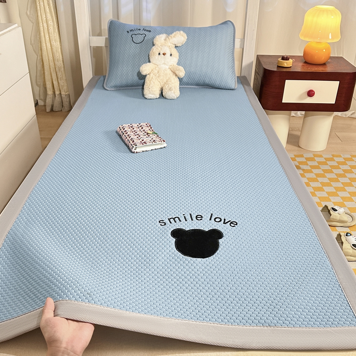 91家纺网 家纺一手货源 找家纺 （总）奇丝雅 2026新款夏季A类真PE凉感冰豆豆凉席冰丝床单单件冰丝席可机洗单人-学生床