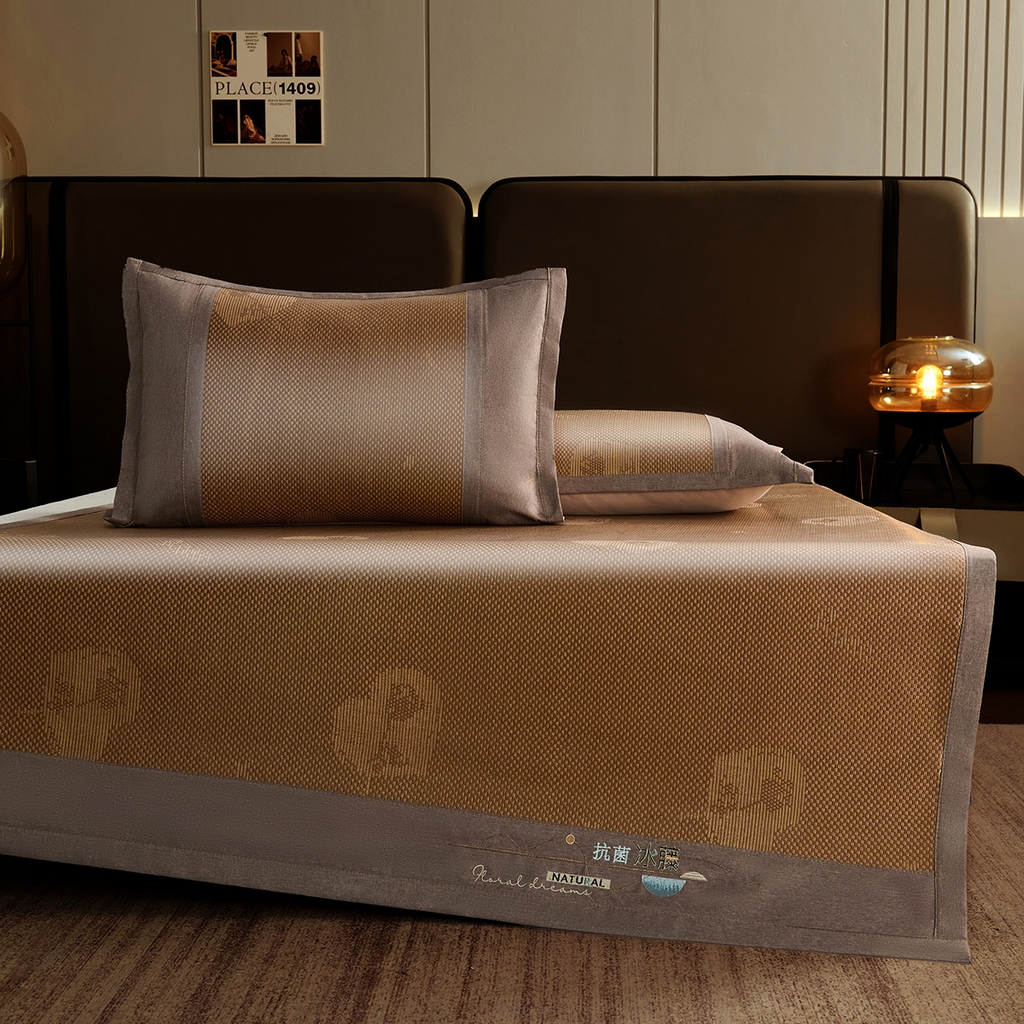 91家纺网 家纺一手货源 找家纺 青雅席业 2026新款防滑3D复合冰藤凉席三件套 冰藤-心心相印-咖