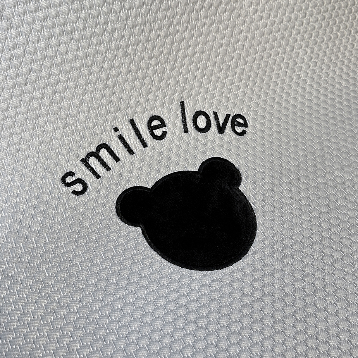 91家纺网 家纺一手货源 找家纺 奇丝雅 2026新款夏季A类真PE凉感冰豆豆凉席冰丝床单单件冰丝席可机洗单人-学生床 八宝熊-灰