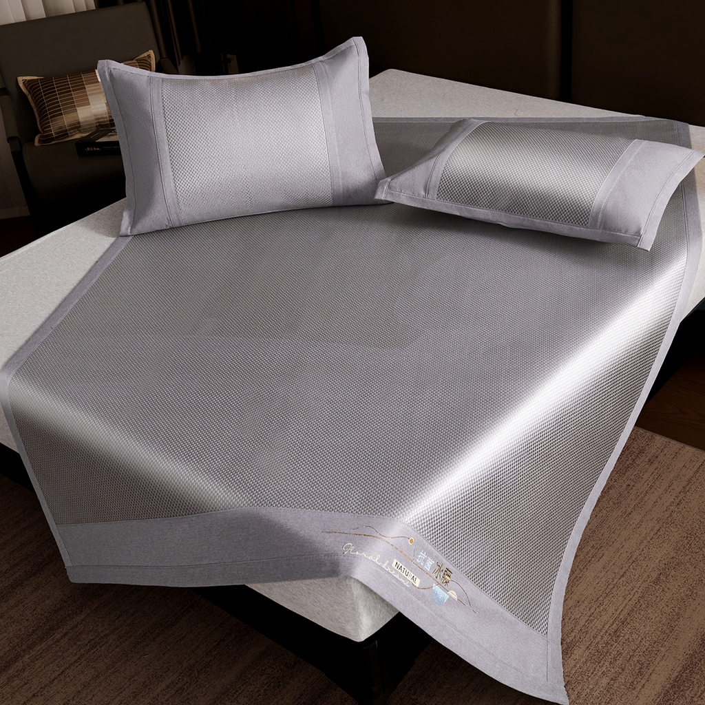 91家纺网 家纺一手货源 找家纺 青雅席业 2026新款防滑3D复合冰藤凉席三件套 冰藤-落日-灰