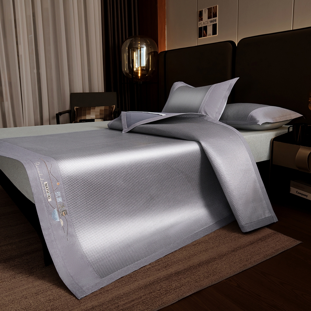 91家纺网 家纺一手货源 找家纺 青雅席业 2026新款防滑3D复合冰藤凉席三件套 冰藤-落日-灰