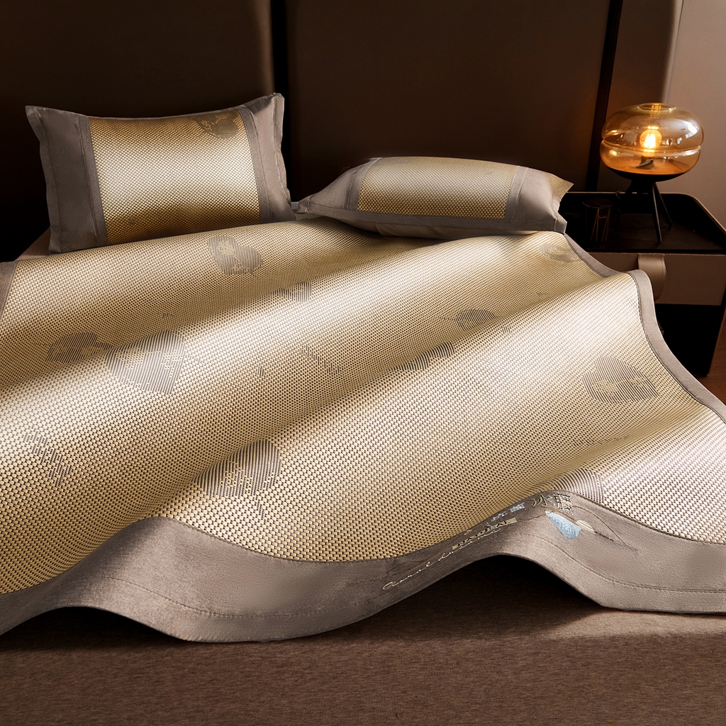 91家纺网 家纺一手货源 找家纺 青雅席业 2026新款防滑3D复合冰藤凉席三件套 冰藤-心心相印-金