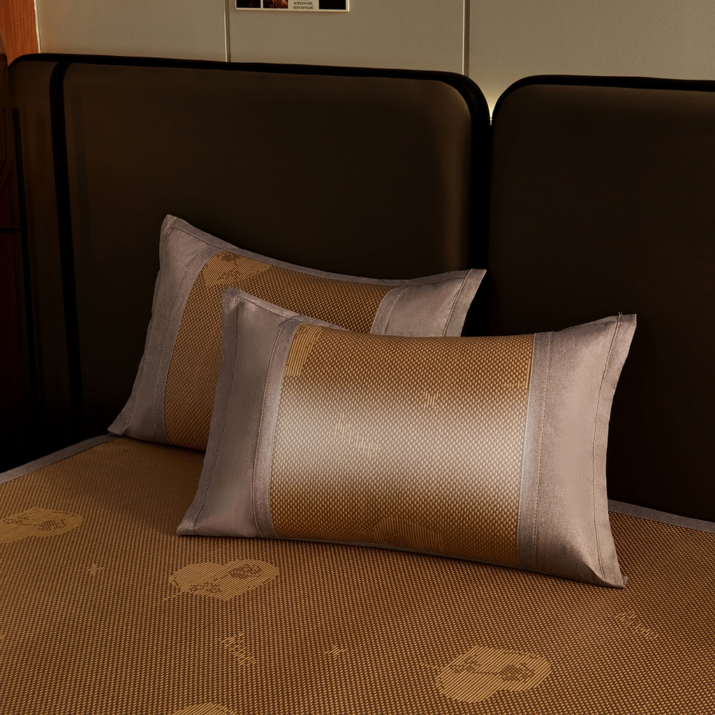 91家纺网 家纺一手货源 找家纺 青雅席业 2026新款防滑3D复合冰藤凉席三件套 冰藤-心心相印-咖