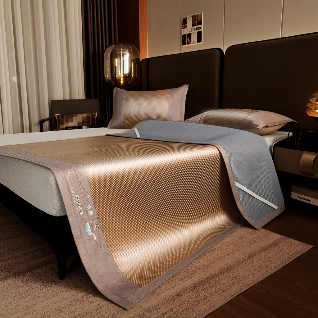 91家纺网 家纺一手货源 找家纺 青雅席业 2026新款防滑3D复合冰藤凉席三件套 冰藤-落日-咖