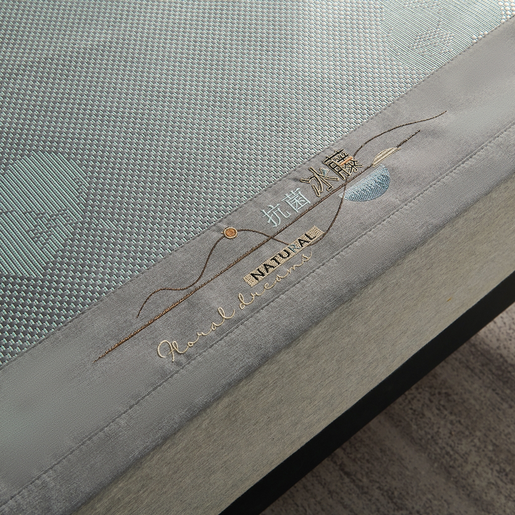 91家纺网 家纺一手货源 找家纺 青雅席业 2026新款防滑3D复合冰藤凉席三件套 冰藤-心心相印-绿