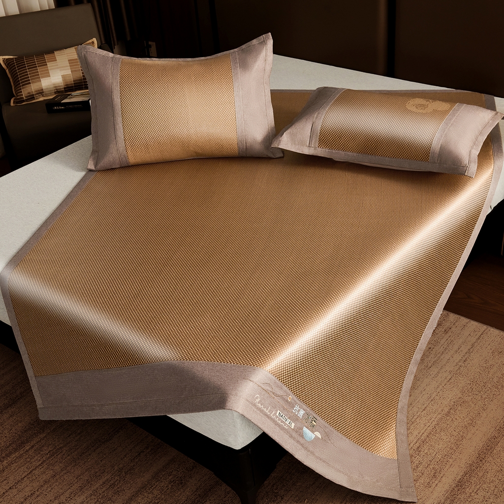 91家纺网 家纺一手货源 找家纺 青雅席业 2026新款防滑3D复合冰藤凉席三件套 冰藤-落日-咖