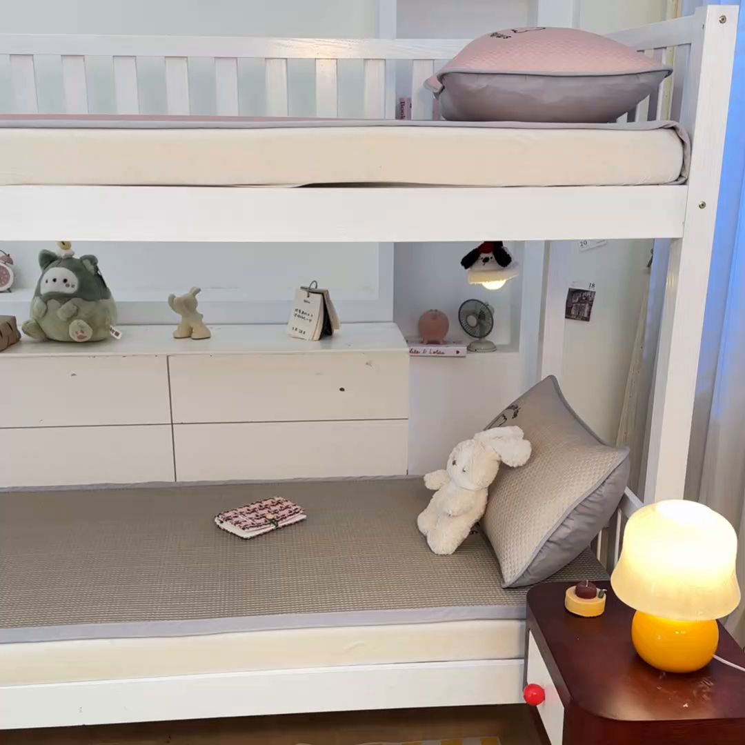 91家纺网 家纺一手货源 找家纺 奇丝雅 2026新款夏季A类真PE凉感冰豆豆凉席冰丝床单单件冰丝席可机洗单人-学生床 八宝熊-咖