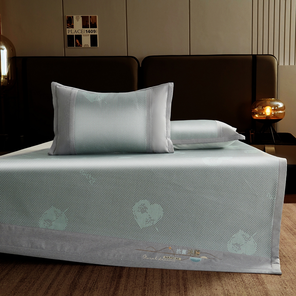 91家纺网 家纺一手货源 找家纺 青雅席业 2026新款防滑3D复合冰藤凉席三件套 冰藤-心心相印-绿