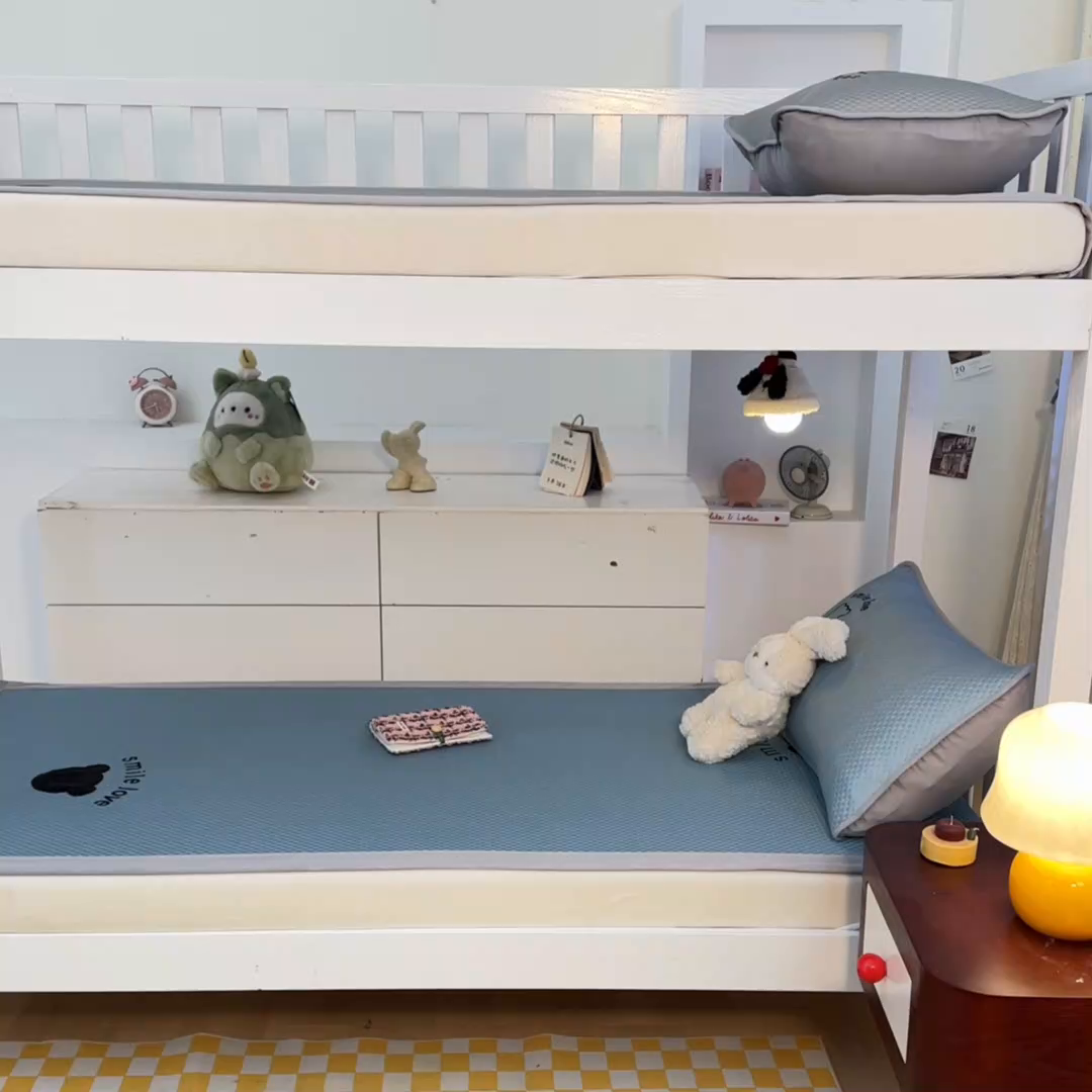 91家纺网 家纺一手货源 找家纺 奇丝雅 2026新款夏季A类真PE凉感冰豆豆凉席冰丝床单单件冰丝席可机洗单人-学生床 八宝熊-蓝