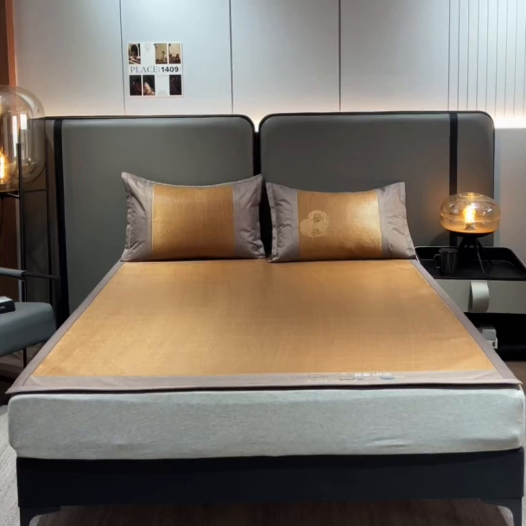 91家纺网 家纺一手货源 找家纺 青雅席业 2026新款防滑3D复合冰藤凉席三件套 冰藤-落日-咖