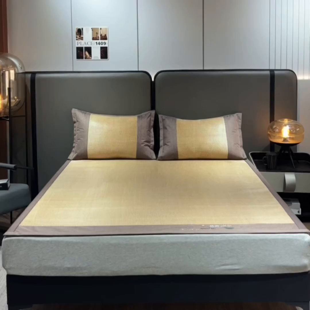 91家纺网 家纺一手货源 找家纺 青雅席业 2026新款防滑3D复合冰藤凉席三件套 冰藤-落日-金