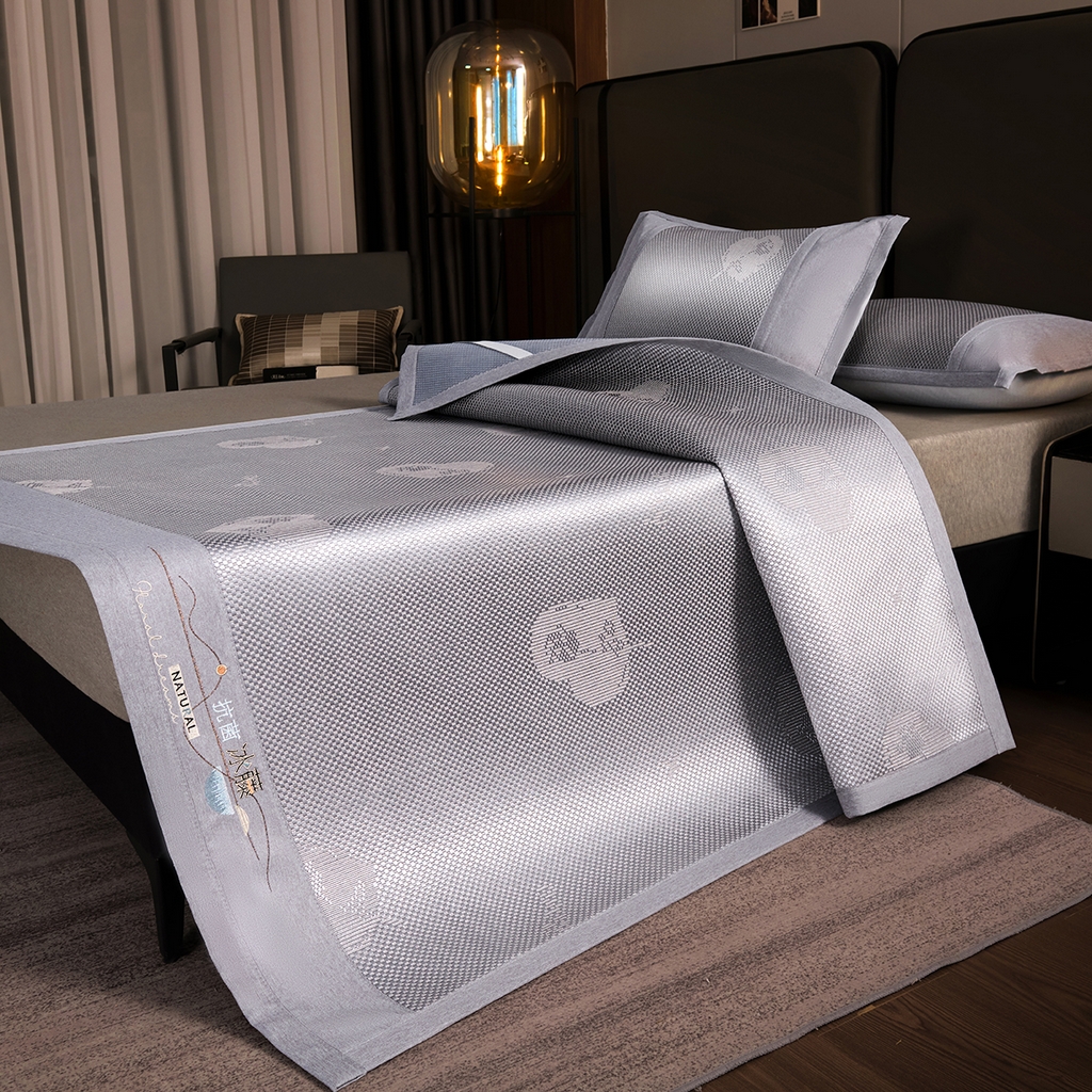 91家纺网 家纺一手货源 找家纺 青雅席业 2026新款防滑3D复合冰藤凉席三件套 冰藤-心心相印-灰