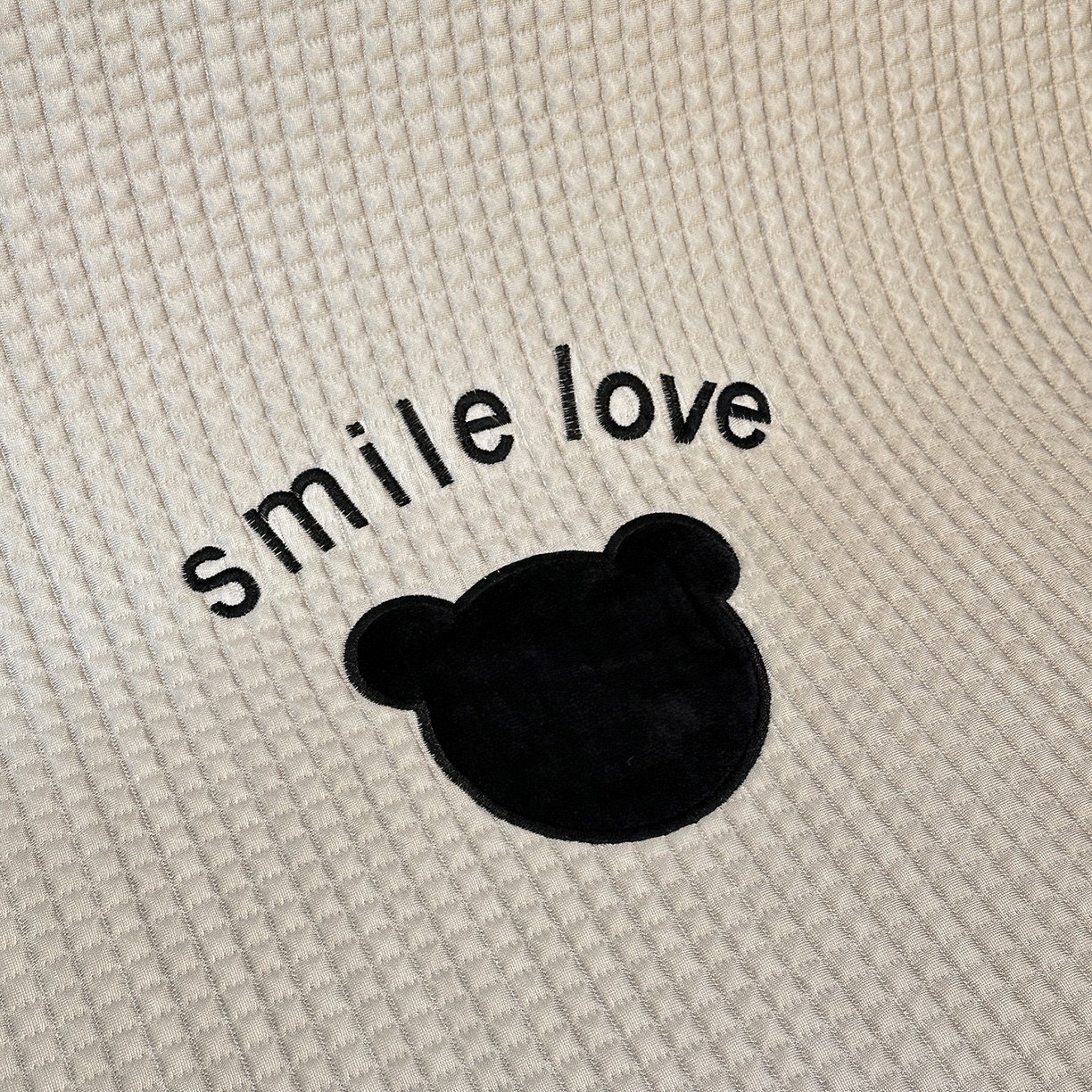 91家纺网 家纺一手货源 找家纺 奇丝雅 2026新款夏季A类真PE凉感冰豆豆凉席冰丝床单单件冰丝席可机洗单人-学生床 八宝熊-咖