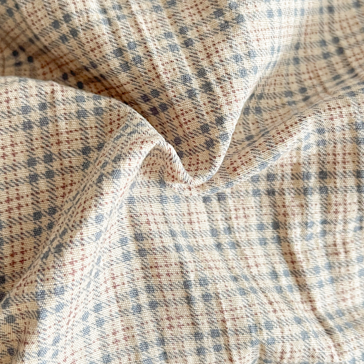 91家纺网 家纺一手货源 找家纺 古本家居 2026新款四季款水洗KT抱枕被 四季水洗KT蓝格