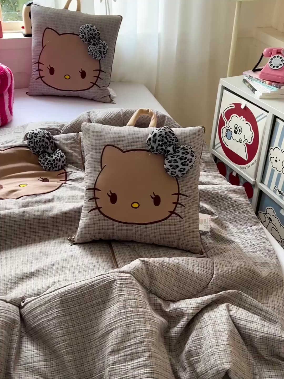 91家纺网 家纺一手货源 找家纺 古本家居 2026新款四季款水洗KT抱枕被 四季水洗KT蓝格