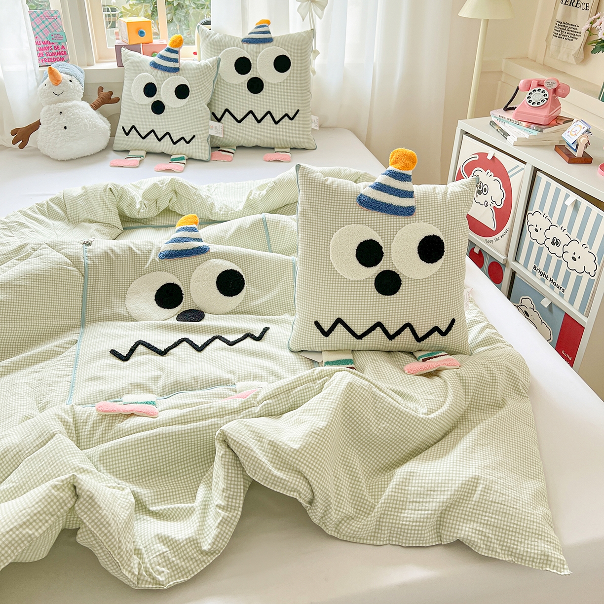 91家纺网 家纺一手货源 找家纺 古本家居 2026新款四季款水洗哈吉米抱枕被 四季立体哈吉米绿格