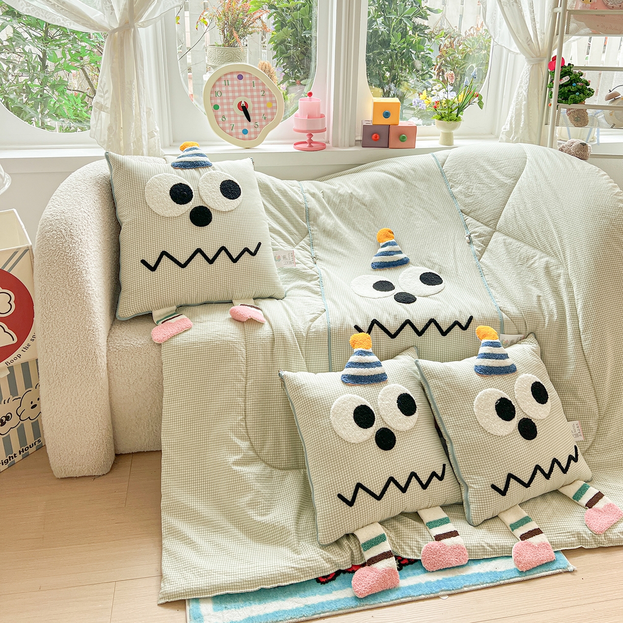 91家纺网 家纺一手货源 找家纺 古本家居 2026新款四季款水洗哈吉米抱枕被 四季立体哈吉米绿格