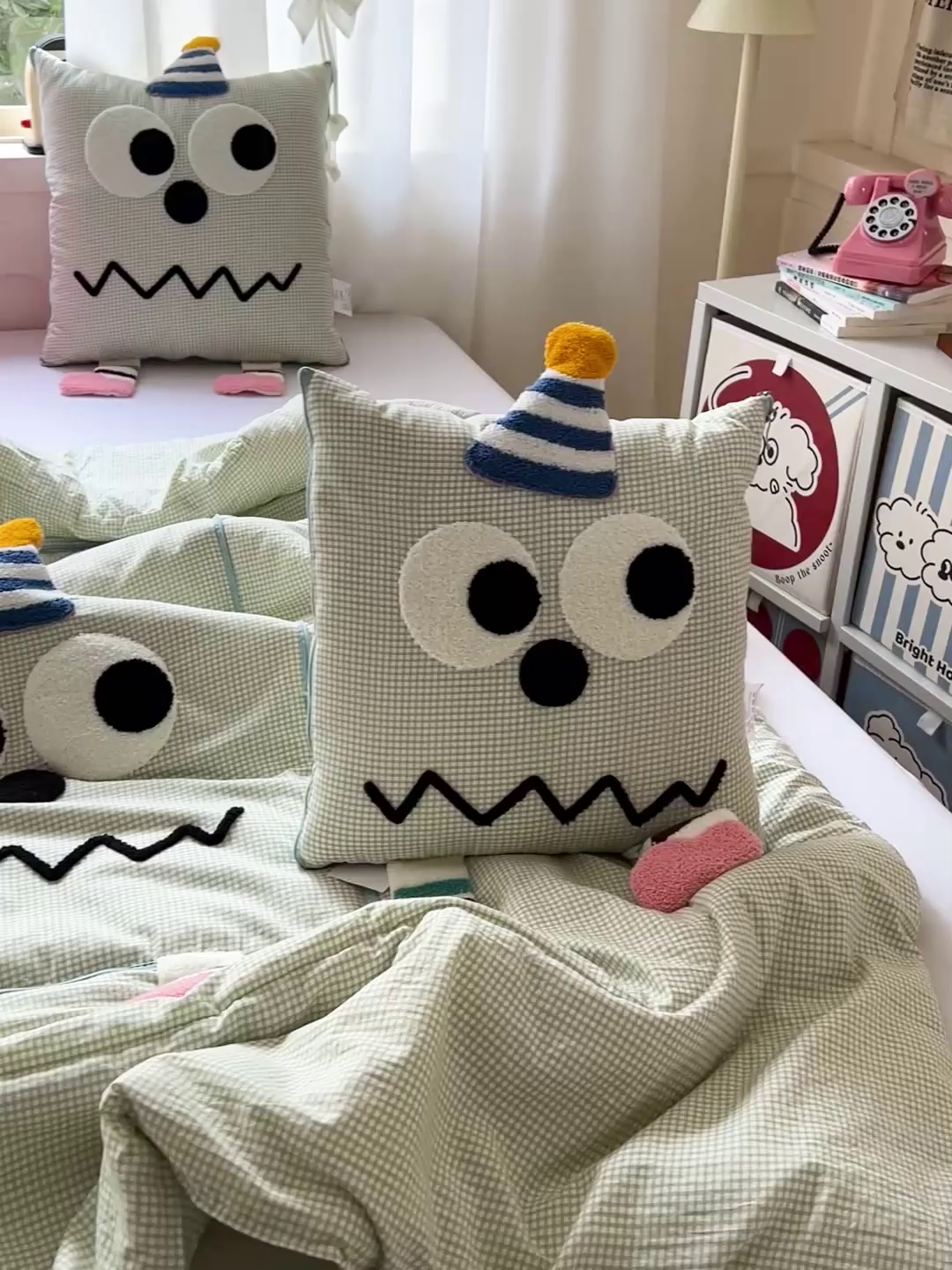 91家纺网 家纺一手货源 找家纺 古本家居 2026新款四季款水洗哈吉米抱枕被 四季立体哈吉米绿格