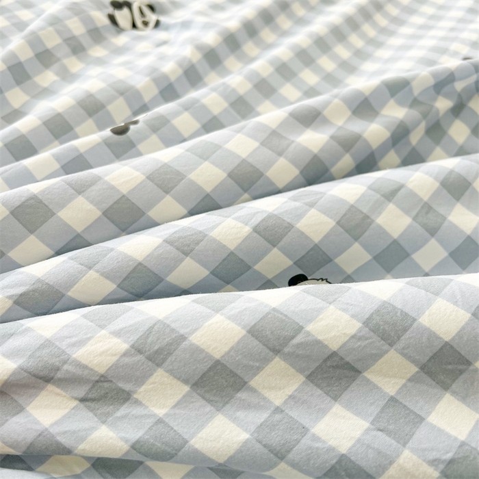 91家纺网 家纺一手货源 找家纺 爱屋及屋 2026新款小清新水洗棉棉花夏被夏凉被空调被 蓝格子熊猫